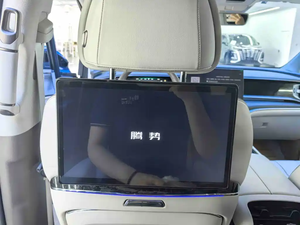 Denza D9 2023 2022 DM-i 970 AWD Flagship