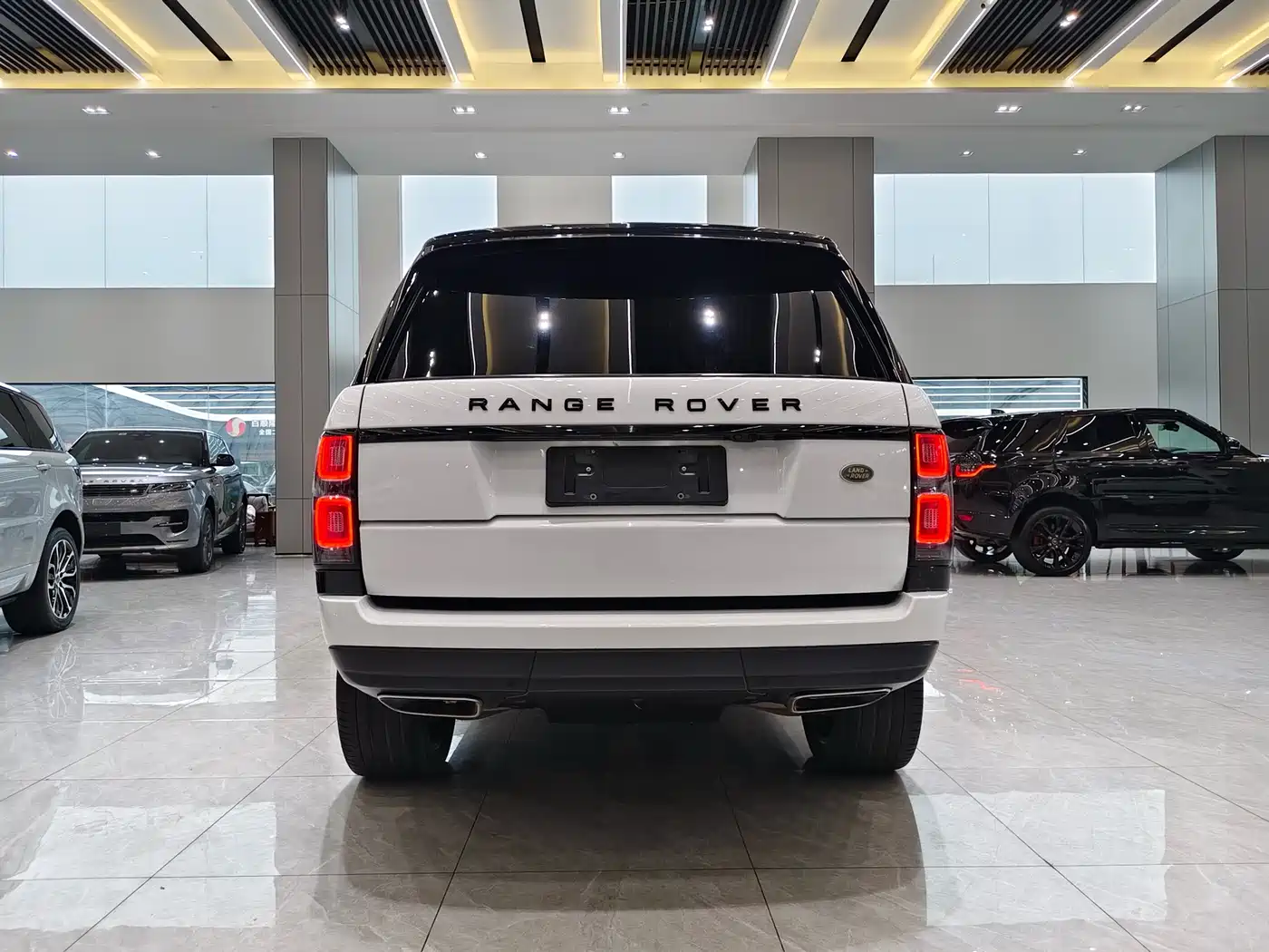 Land Rover Range Rover 2020 3.0 L6 Shengshi Edition фото 17