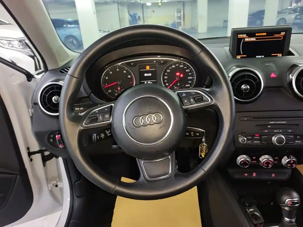 Фото 11 - Audi A1
