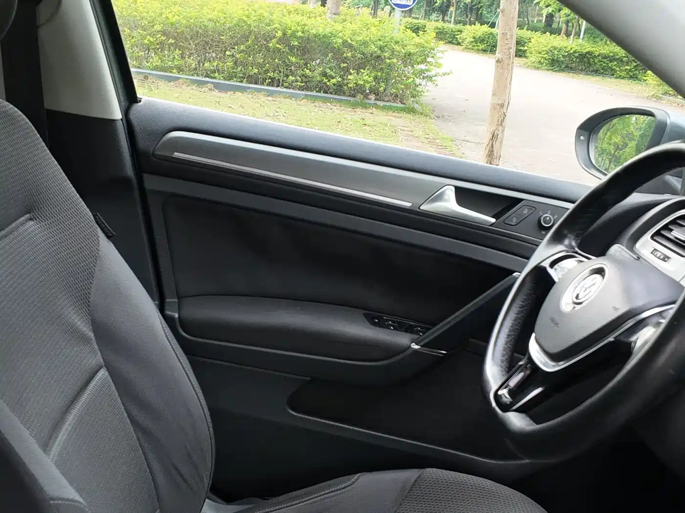Volkswagen Golf 2014 1.6L Automatic Fashion Edition фото 20