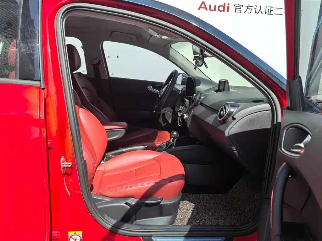 Audi A1 2017 2016 30 TFSI Sportback Design Style Edition
