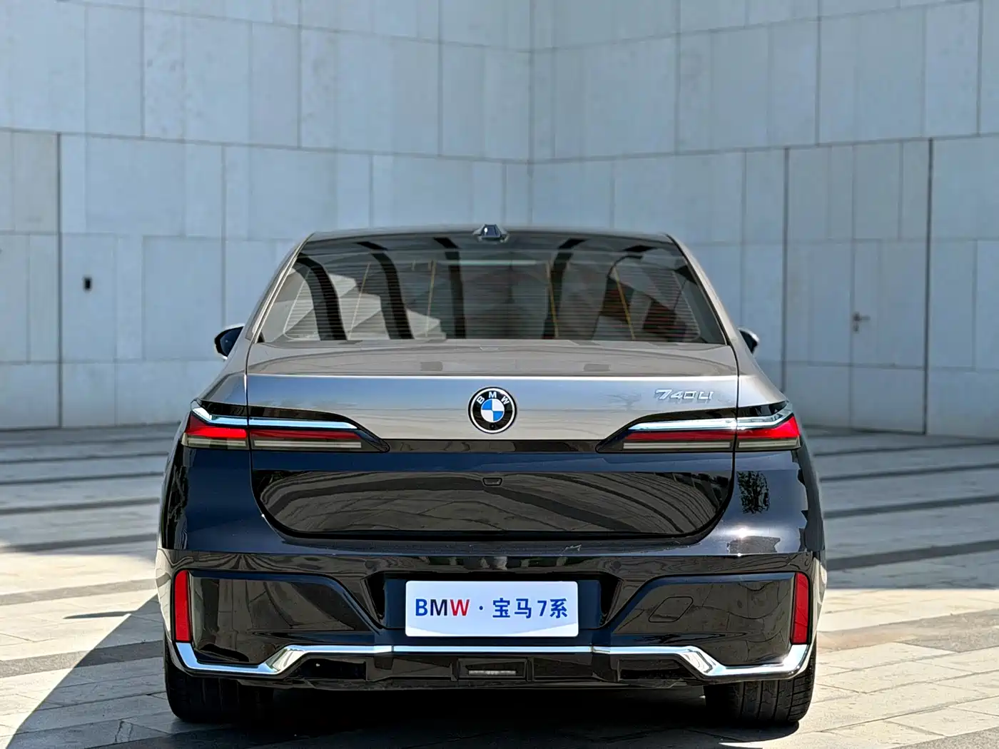 BMW 7 Series 2023 Model 735Li M Sport Package фото 18