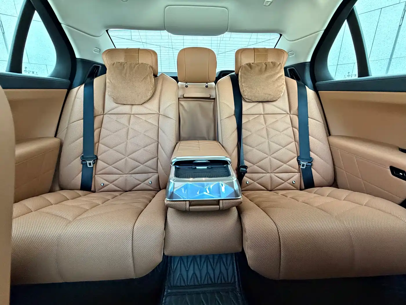 BMW 7 Series 2023 Model 735Li M Sport Package фото 12