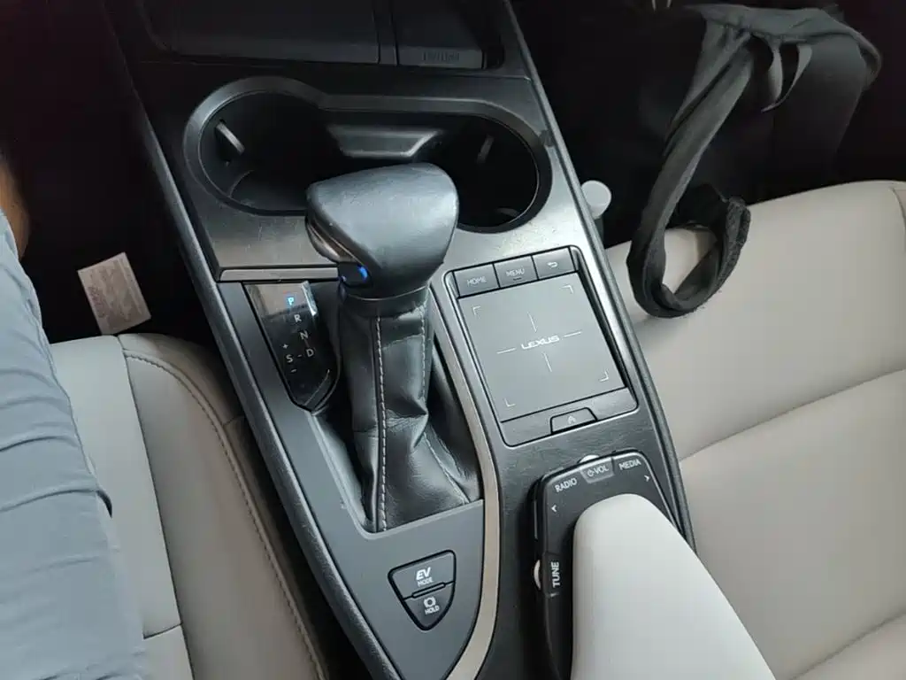 Lexus UX 2020 2020 260h Explore Fun Edition