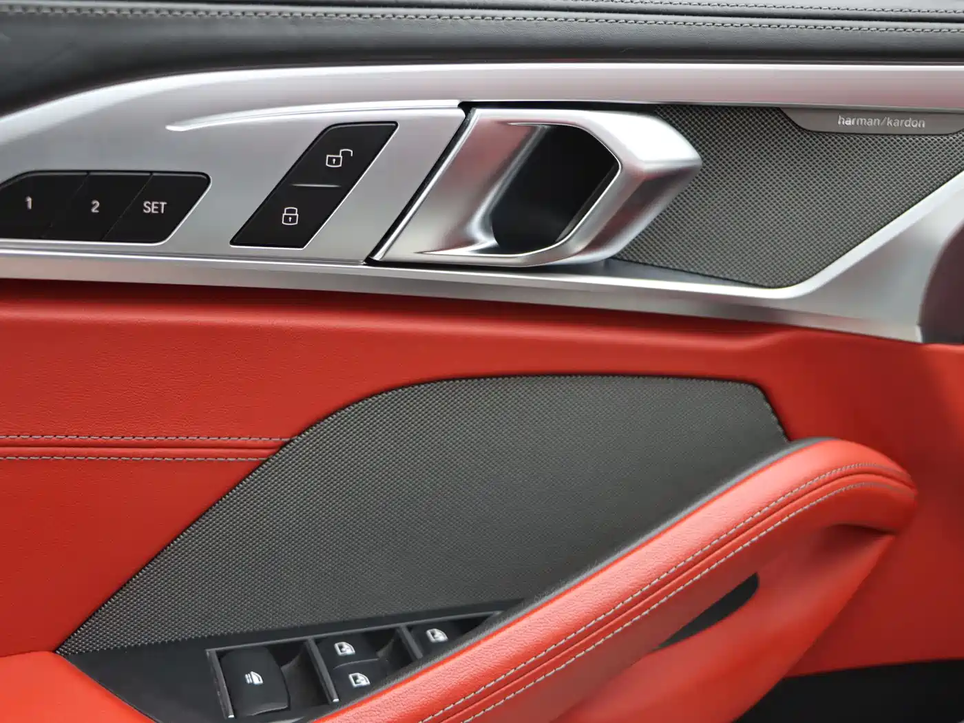 BMW 8 Series 2019 840i Convertible M Sport фото 19