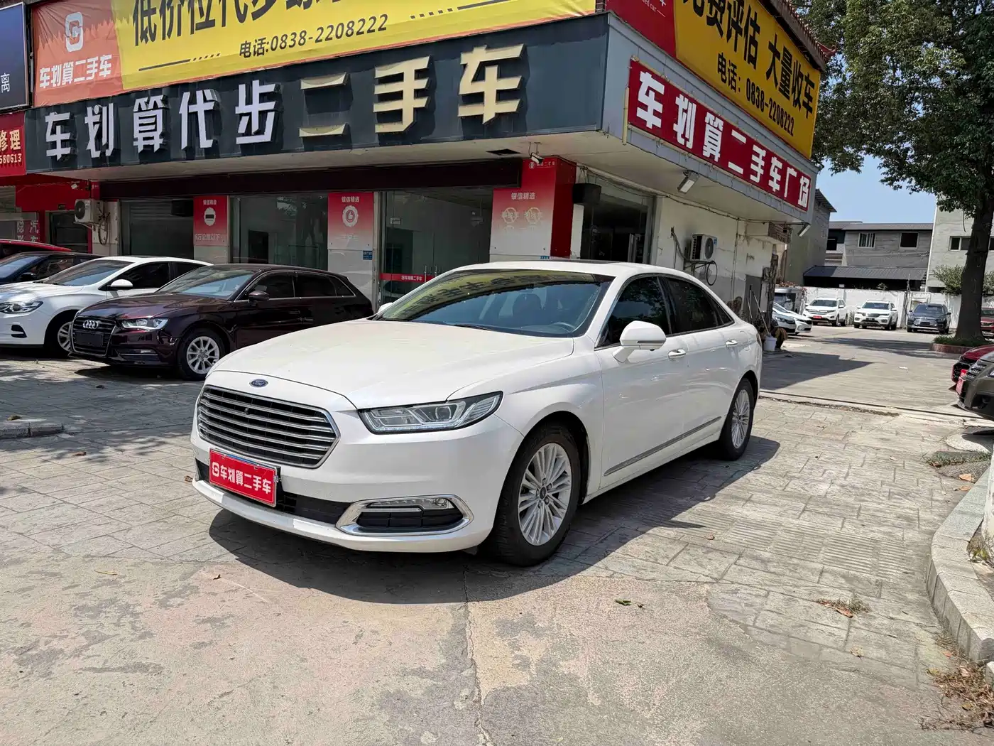 Фото 1 - Ford Taurus
