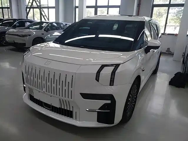 ZEEKR 009 2023
