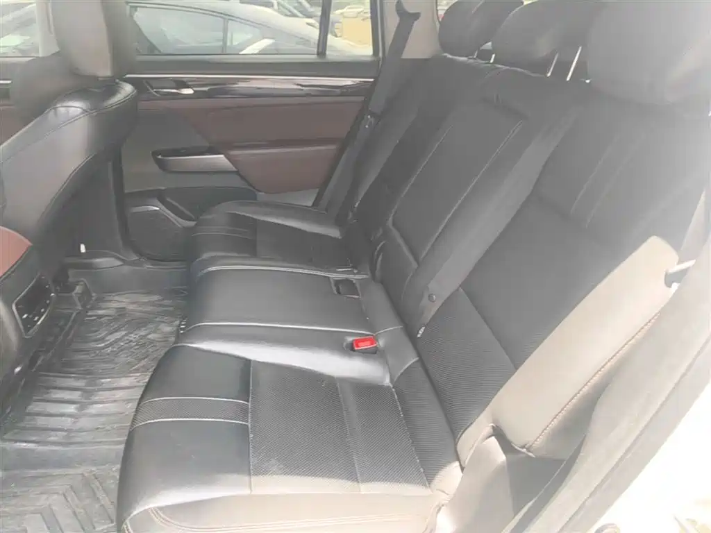 GAC Trumpchi Trumpchi GS8 2017 320T 2WD Luxury Smart Connect (7-seater) фото 17