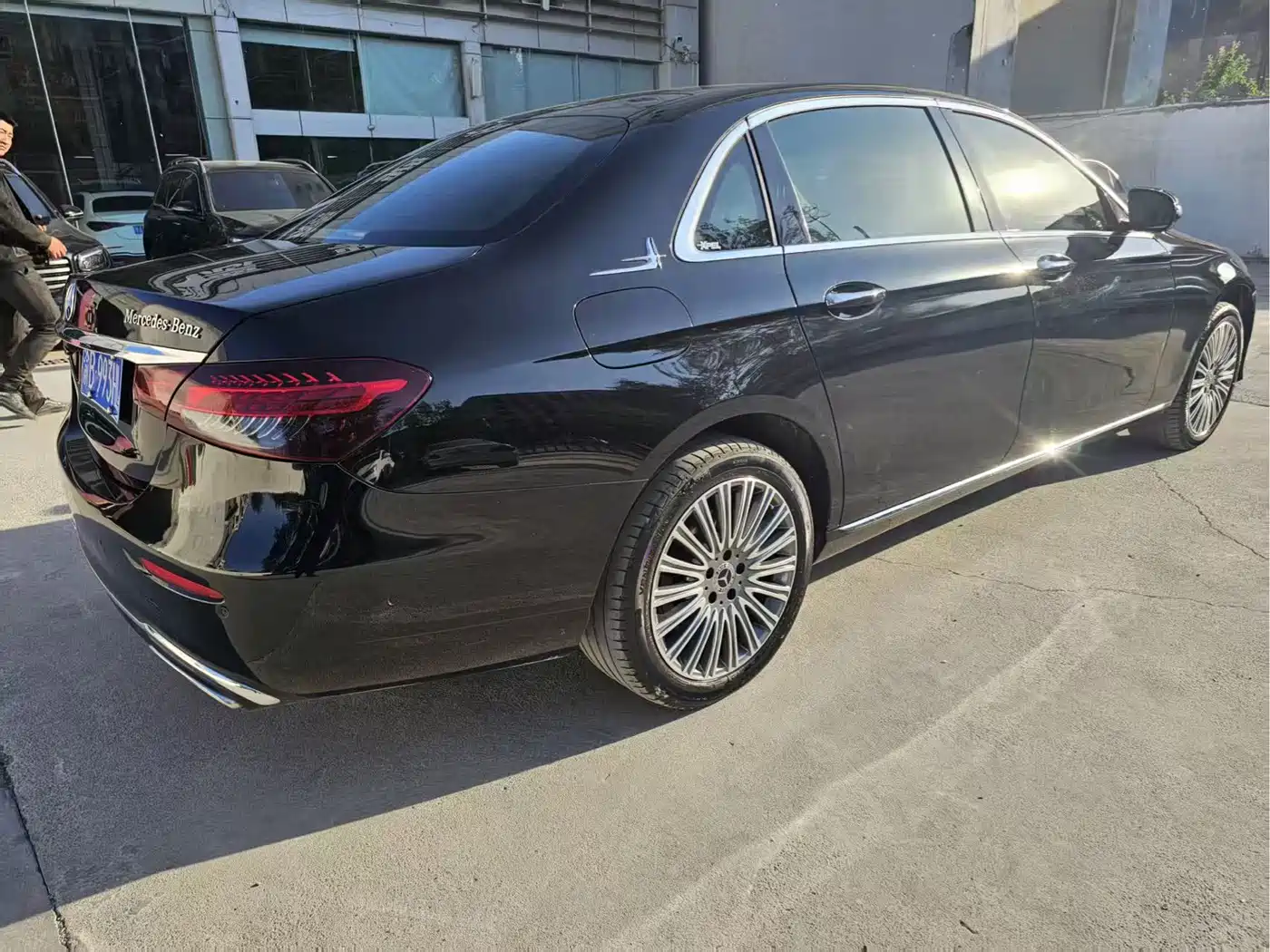 MERCEDES-BENZ E-CLASS