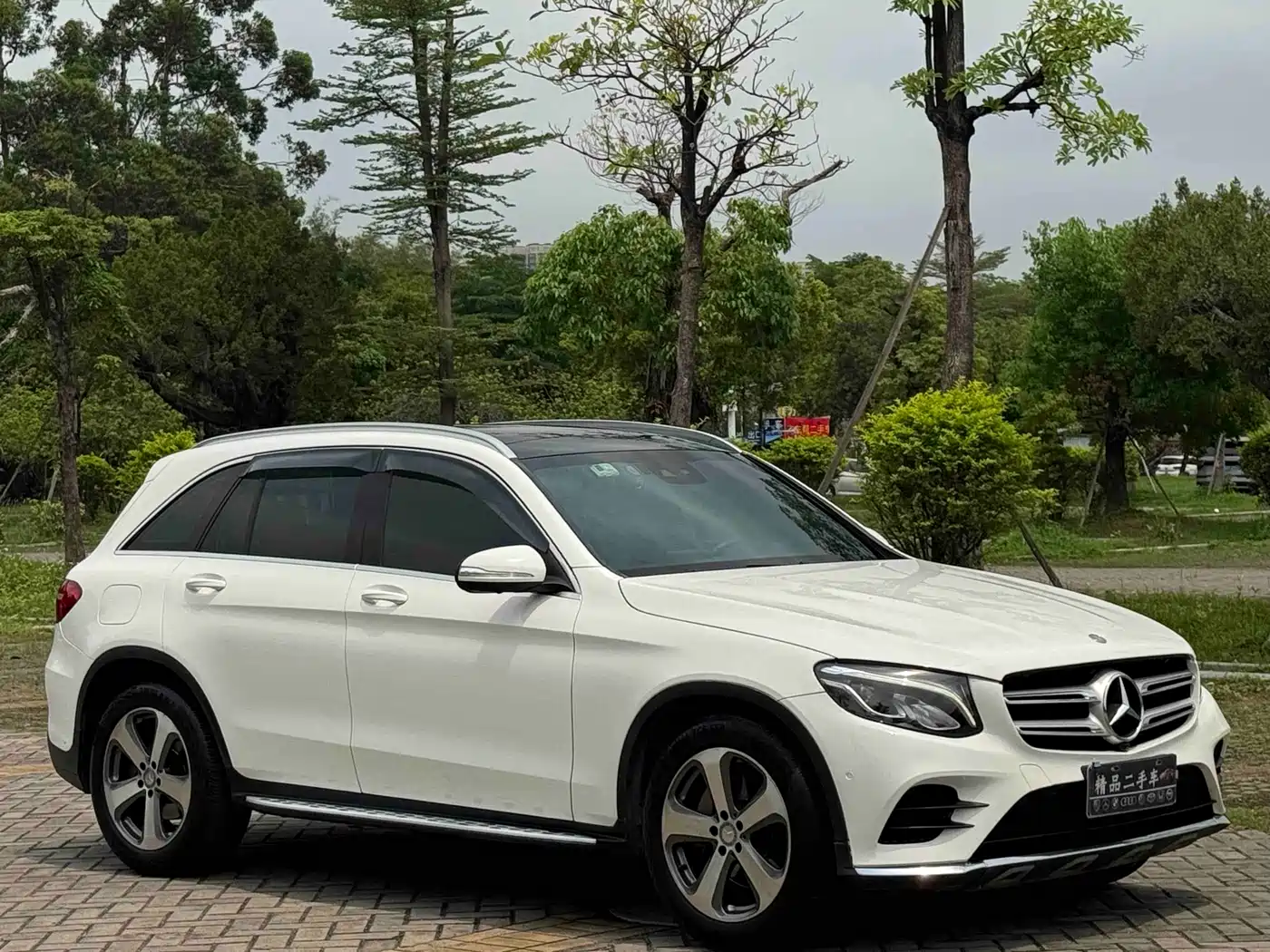 Mercedes-Benz GLC 2017 GLC 260 4MATIC Luxury фото 3