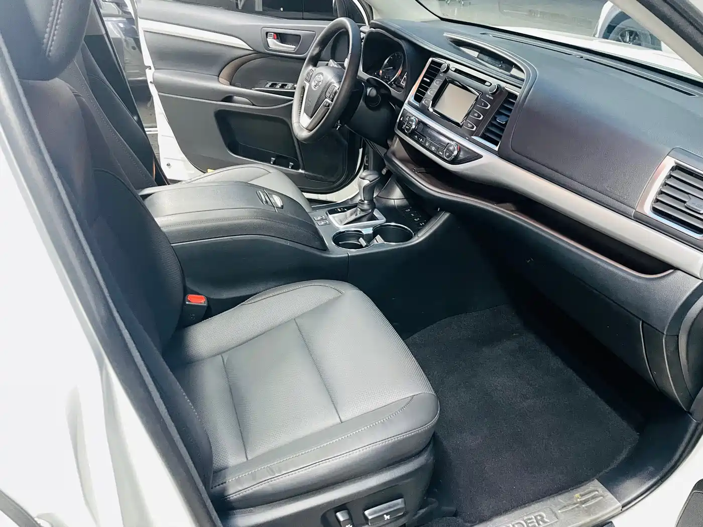 Toyota Highlander 2018 2.0T 4WD Luxury 7-seater (China V) фото 6