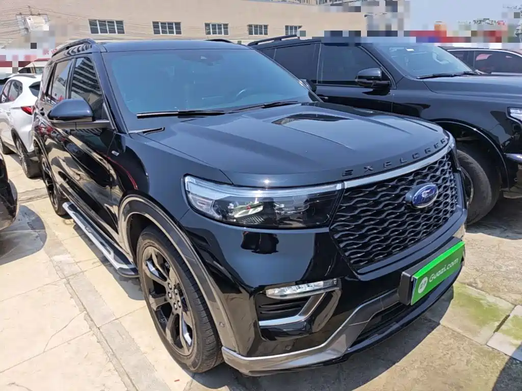 Фото 4 - Ford Explorer