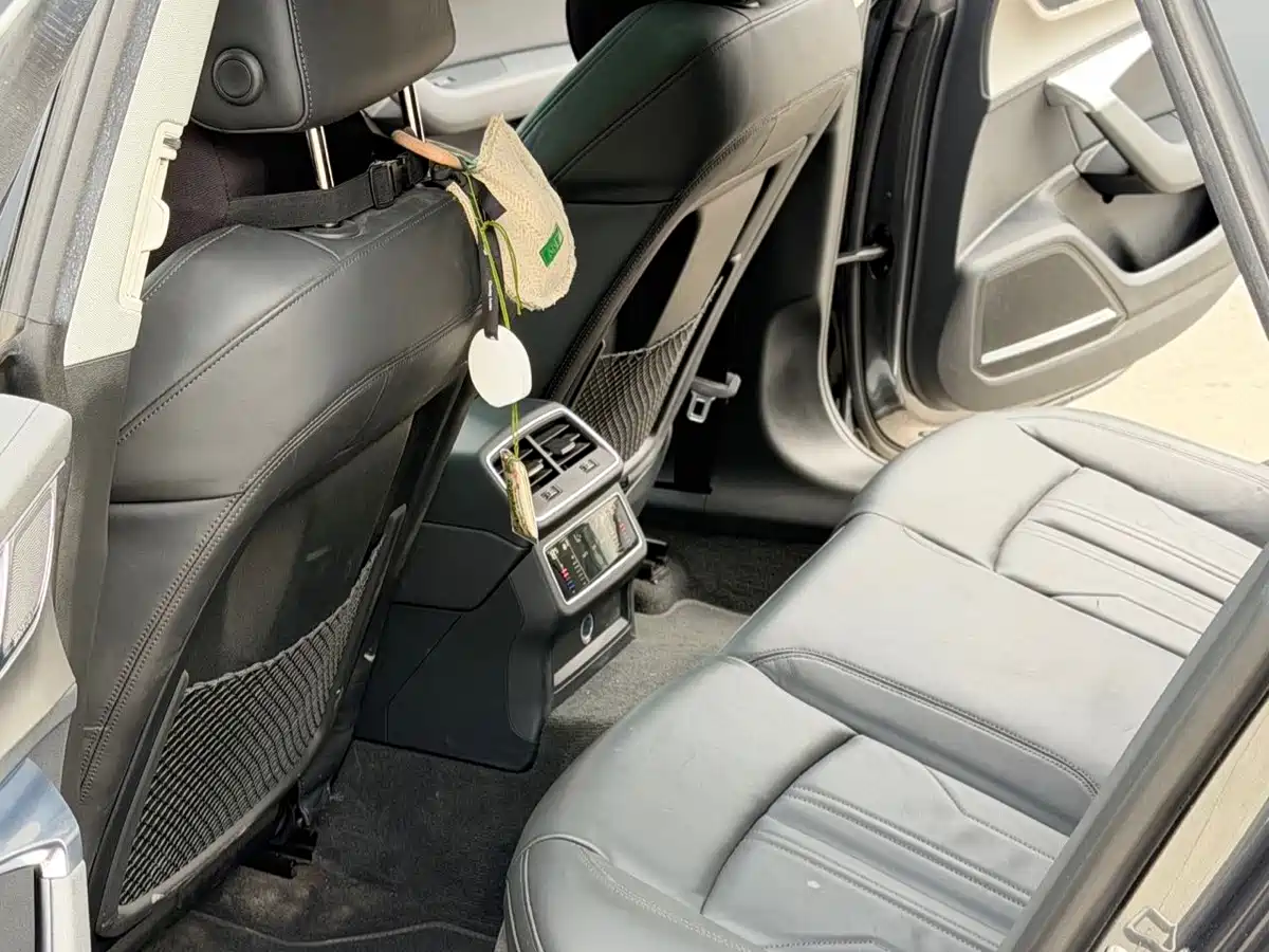 Фото 7 - Audi A7