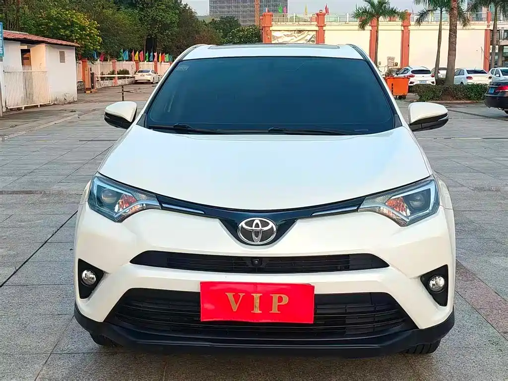 Toyota RAV4 Rongfang 2018 2.0L CVT 2WD Trend X Edition фото 2