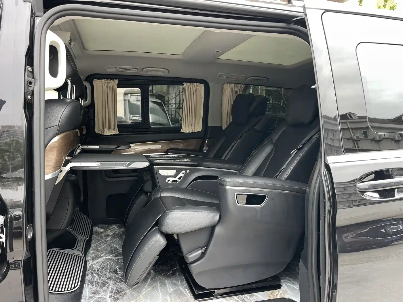Mercedes-Benz V-Class 2020 Model V 260 L Long Wheelbase Luxury фото 20