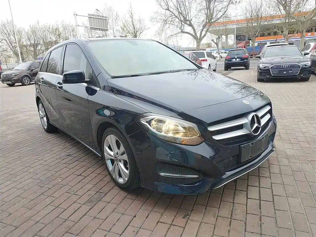 Mercedes-Benz B-Class 2018 B 200 Sport фото 4