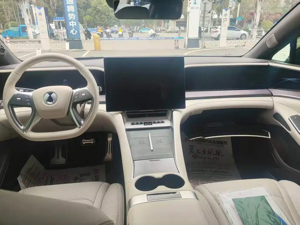 Denza Z9 2024 2024 Model 1100km AWD Max Edition