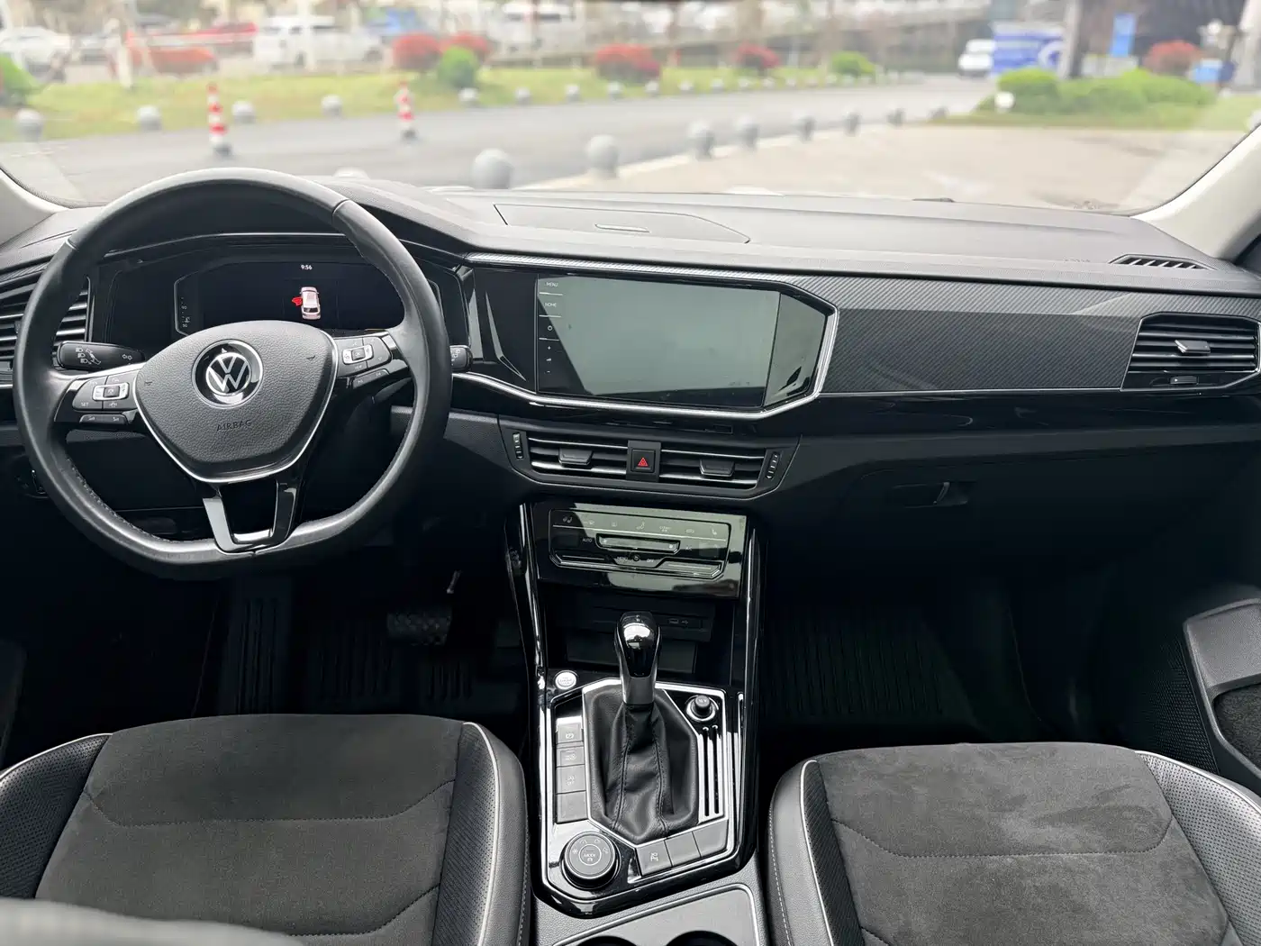 Volkswagen Tayron 2022 380TSI 4WD R-Line Smart Connect Edition фото 11