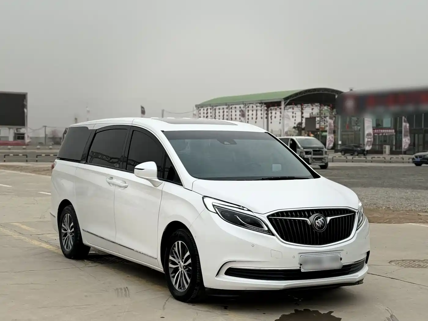 Buick GL8 2018 ES 28T Flagship Type China VI фото 3
