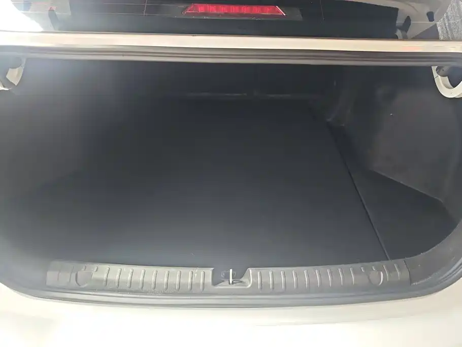 Photo 4 - Geely Emgrand