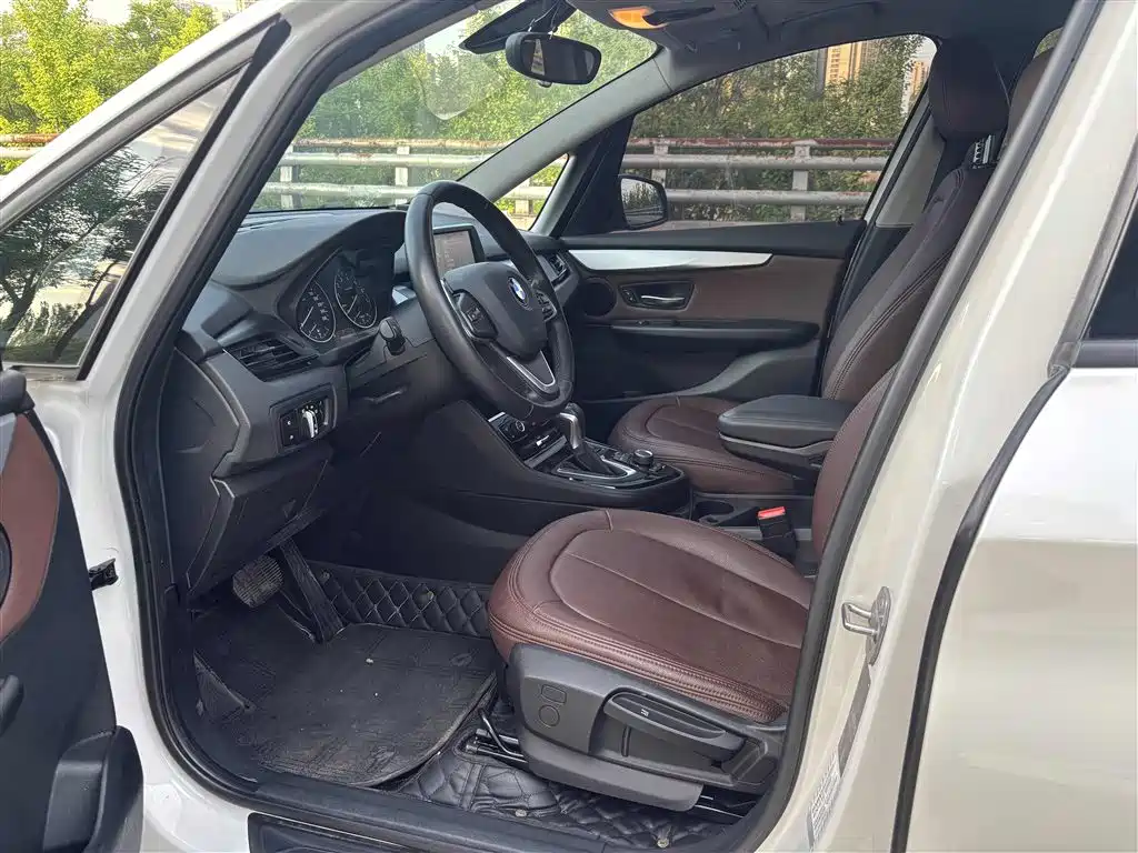 BMW 2 Series Gran Tourer 2015 218i Leading фото 4