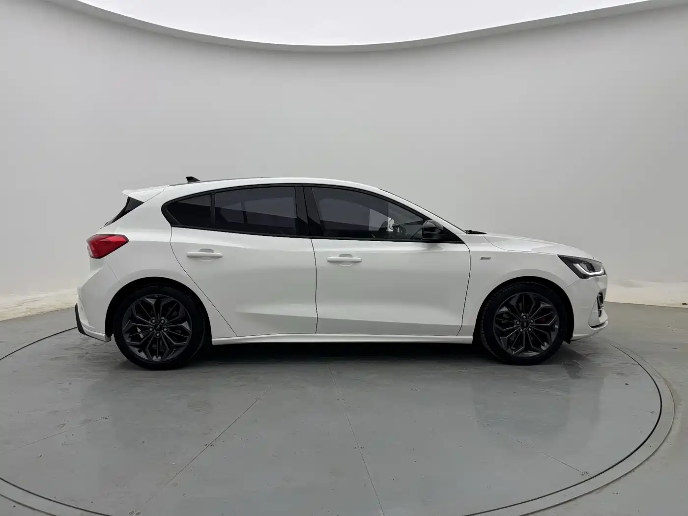 FORD FOX