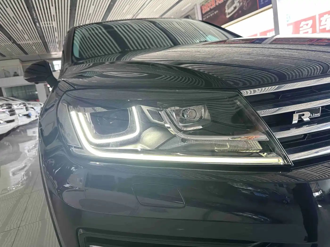 Volkswagen Touareg 2018 3.0TSI Glory Collector's Edition фото 17