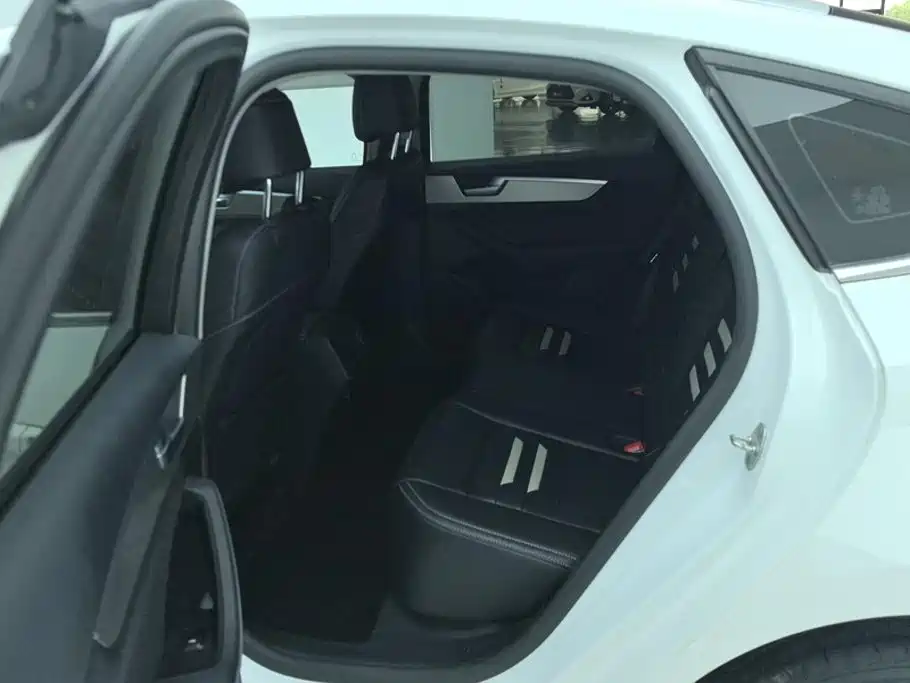 BYD Qin Pro 2021 2020 Surpass Edition 1.5TI Automatic Premium