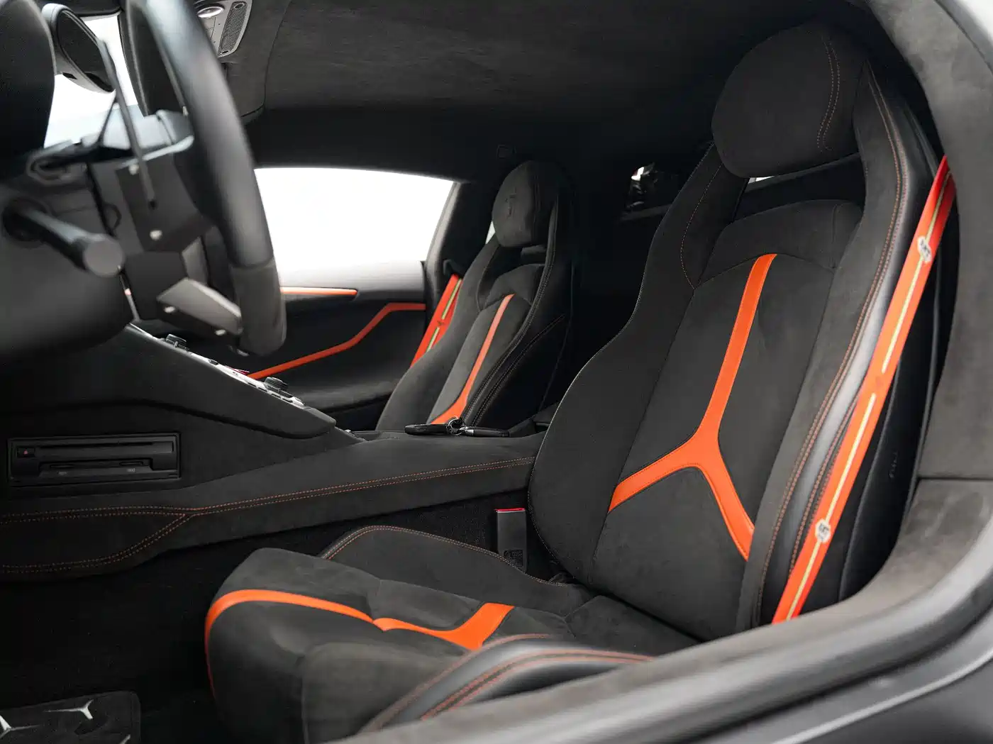 Photo 18 - Lamborghini Aventador