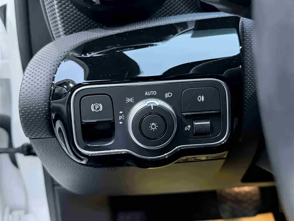 Mercedes-Benz A-Class 2023 A 180 L фото 7