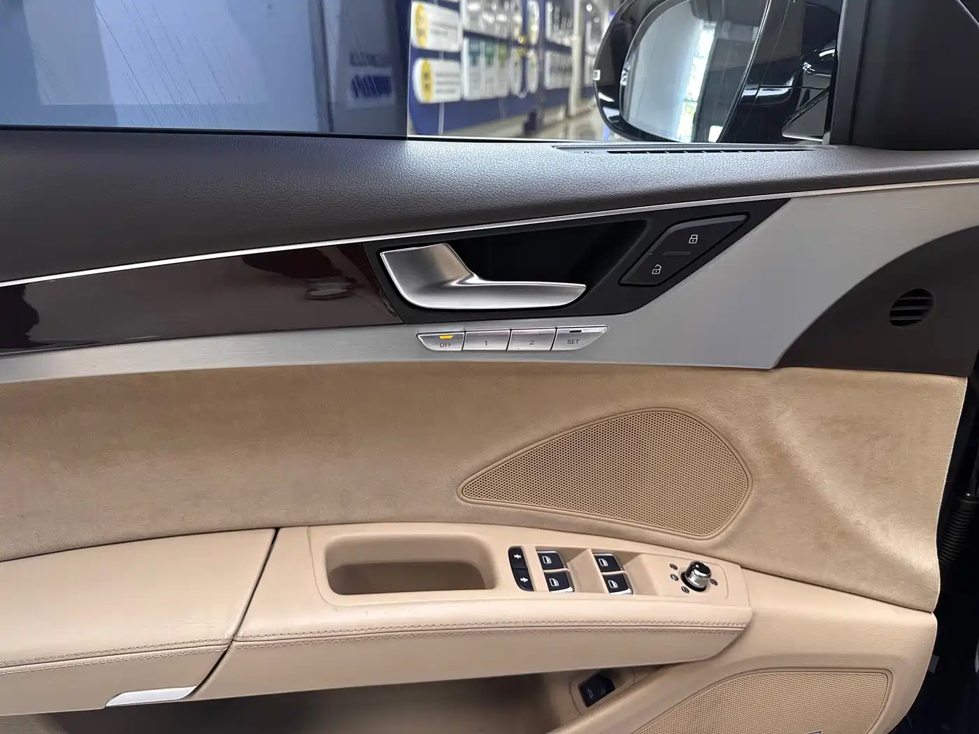 Audi A8 2012 A8L 45 TFSI quattro Luxury фото 19