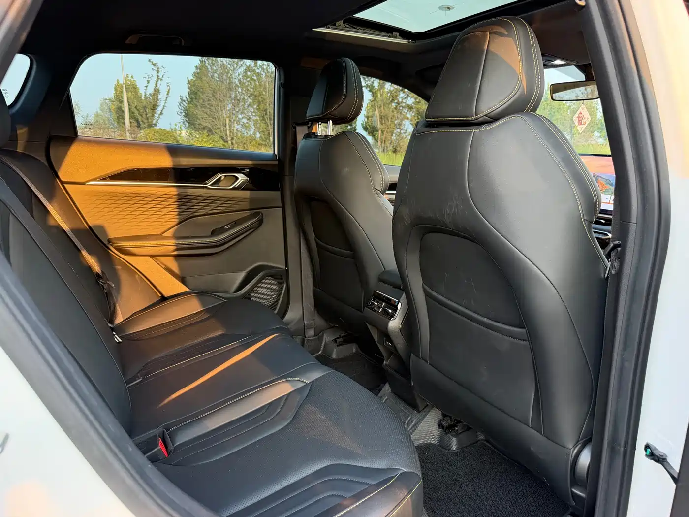 Фото 25 - Geely Coolray