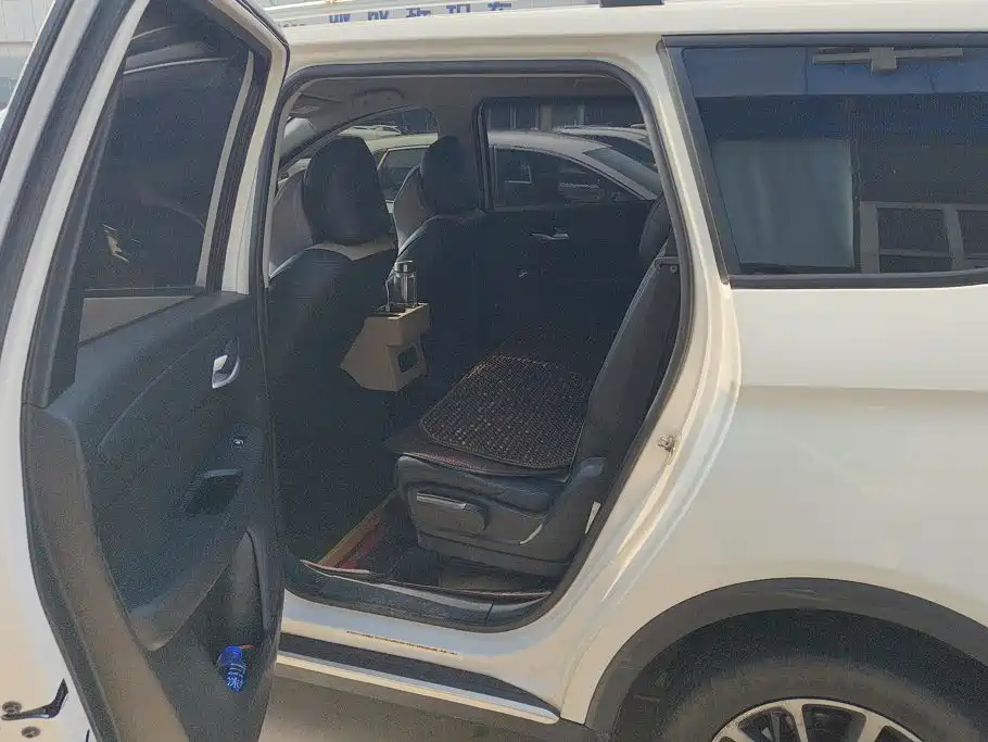 Baojun 730 2019 2019 1.5T CVT Fashion Edition 7-Seater China VI