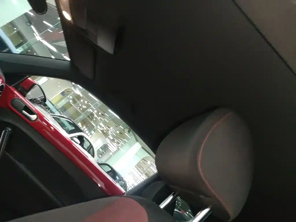 Volkswagen Beetle 2015 180TSI фото 18