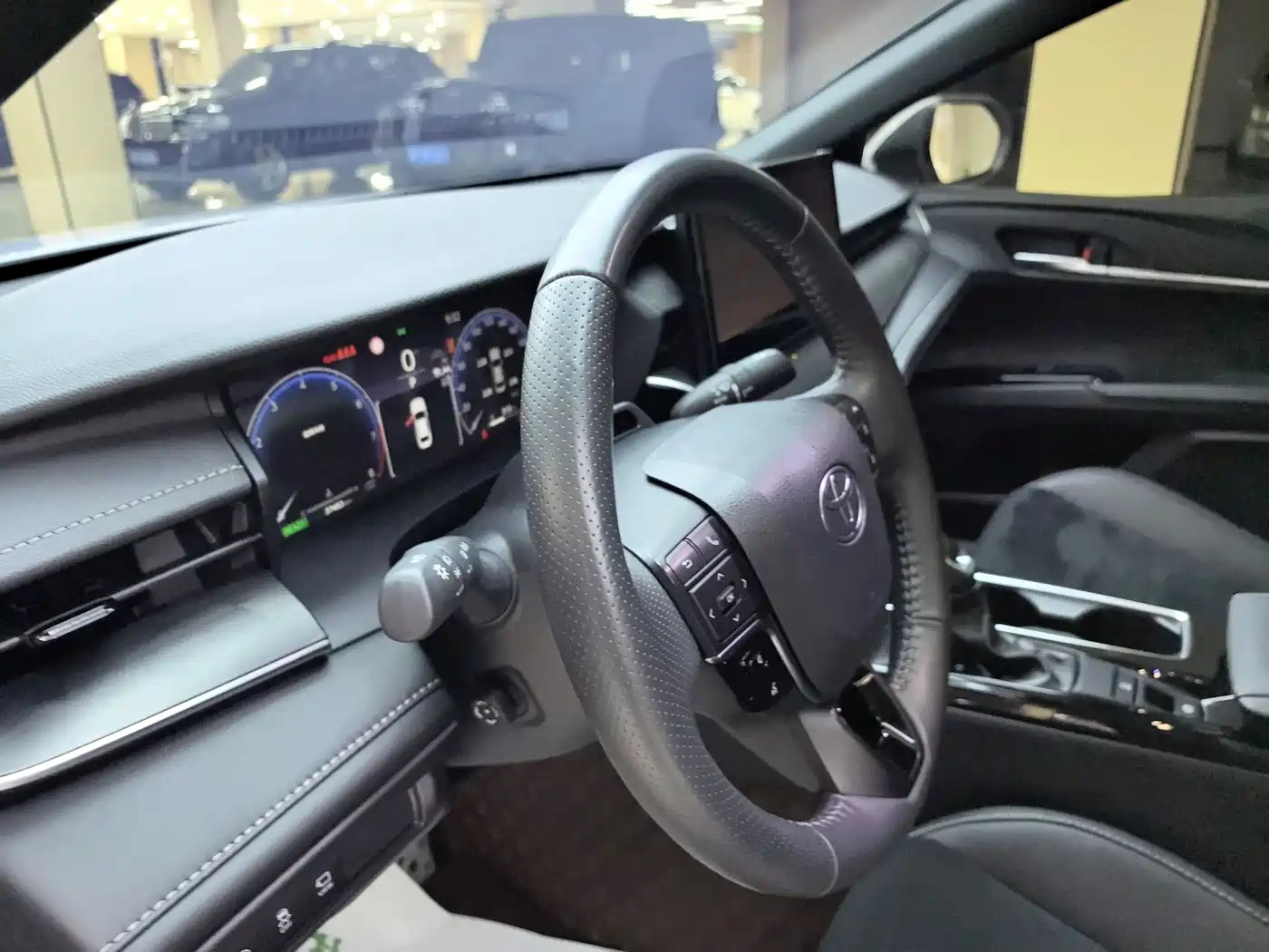 Toyota Camry 2024 Model Dual Hybrid 2.0HS Sport Edition фото 6