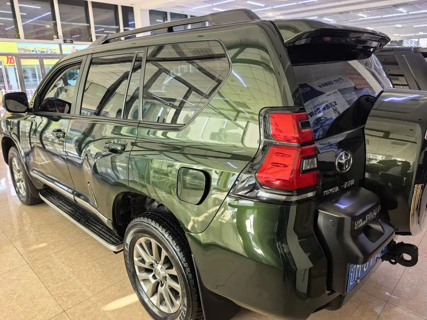 Toyota Prado 2018 3.5L Automatic TX-L Rear-mounted Spare Tire фото 3