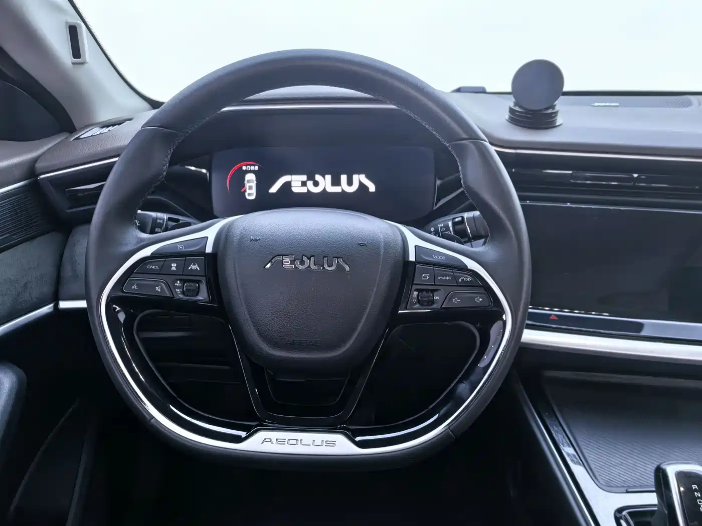 DONGFENG YI HYUN MAX