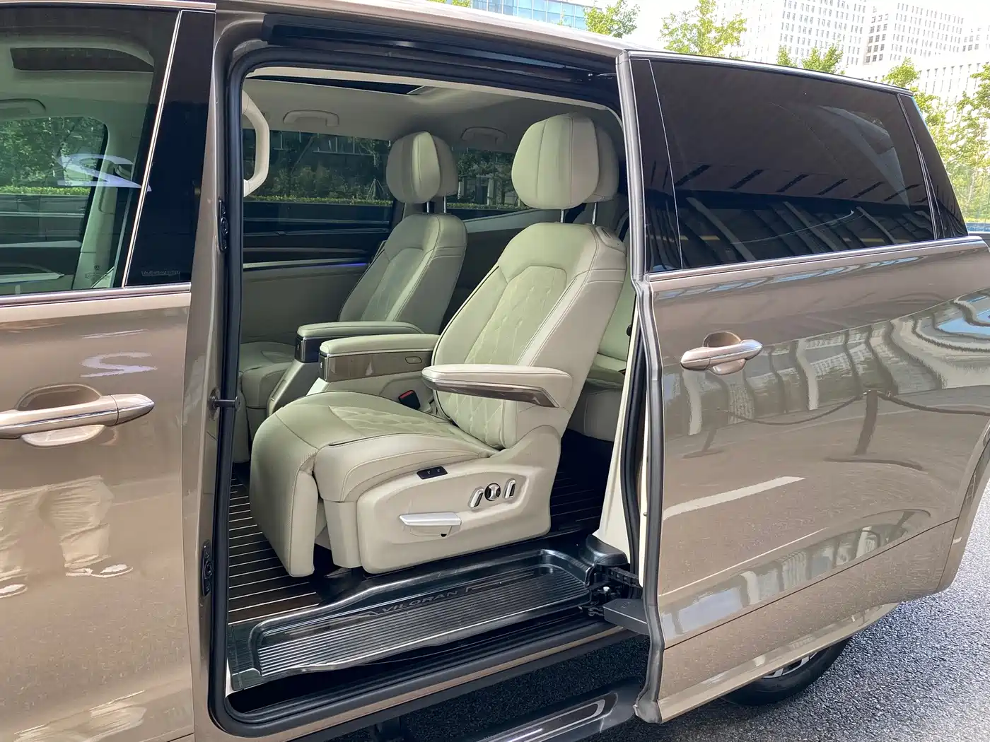 Volkswagen Viloran 2020 2020 380TSI Premium
