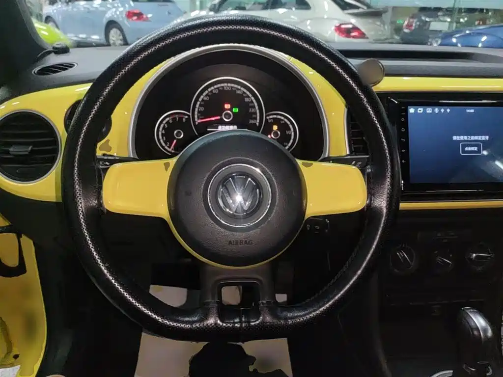 Volkswagen Beetle 2015 180TSI фото 11