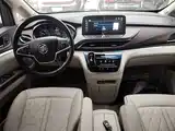 Photo 10 - Buick GL8