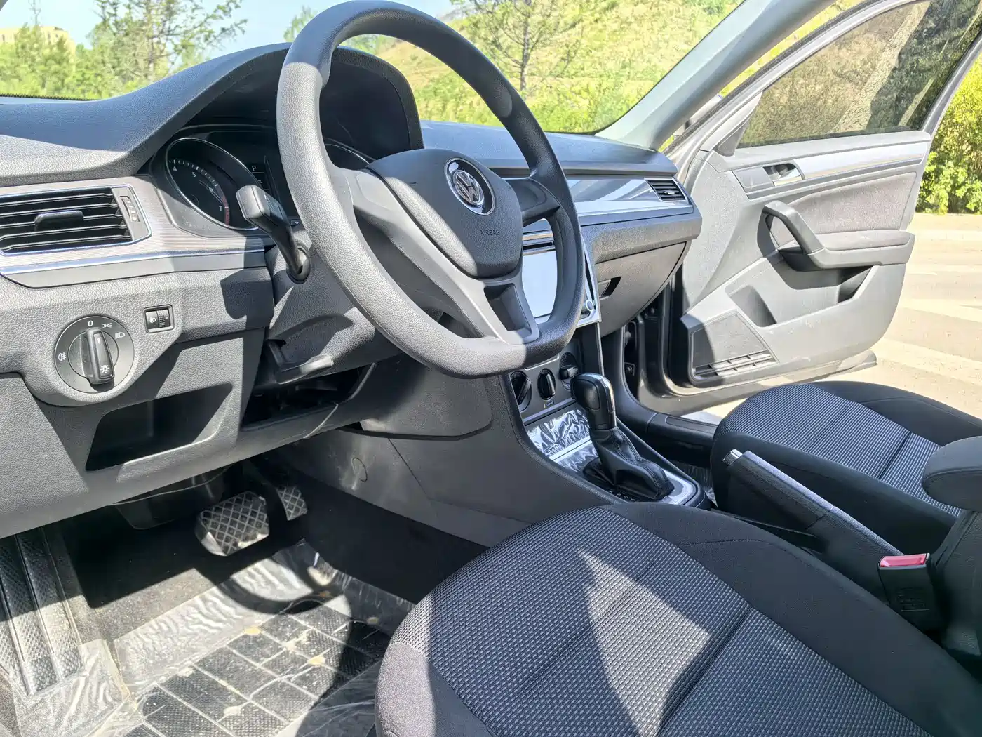 Volkswagen Bora 2016 Model 1.6L Automatic Fashion фото 9