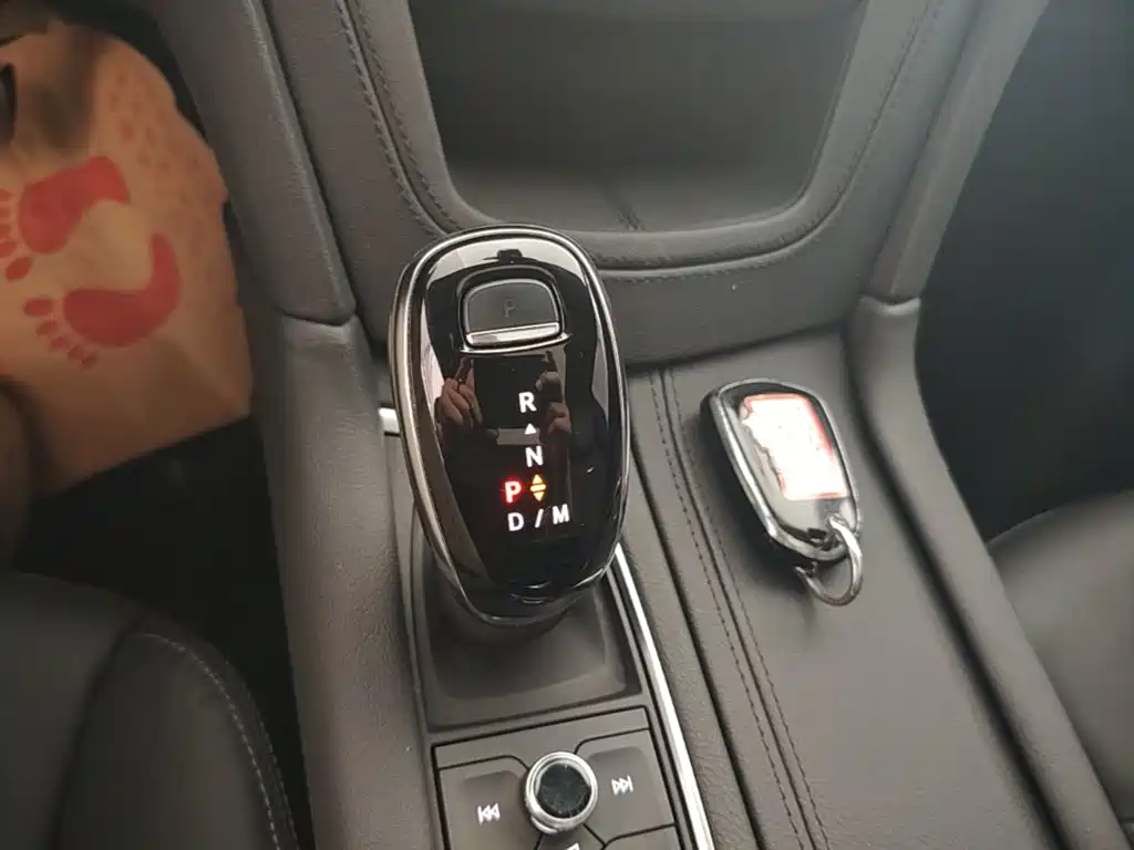 Photo 14 - Cadillac XT5