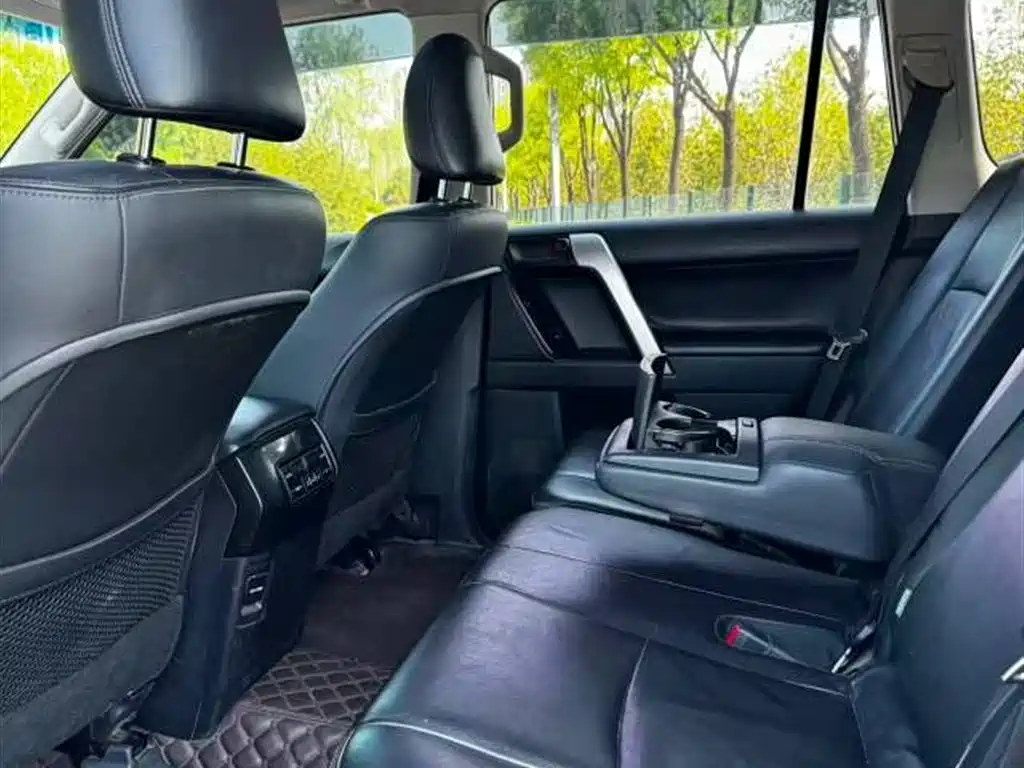 Toyota Prado 2015 2.7L Automatic Luxury фото 3