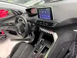 Photo 15 - Peugeot 5008