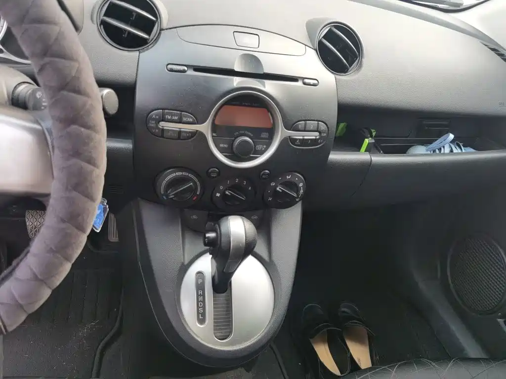 Mazda 2 2014 2012 Hatchback Dynamic 1.5L Automatic Value Edition