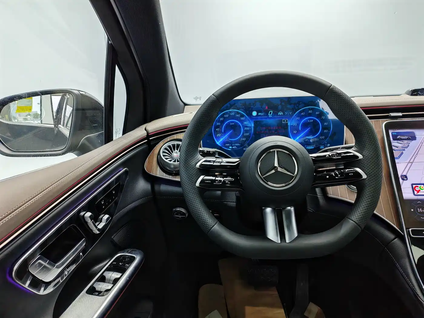 Mercedes-Benz EQE SUV 2024 500 4MATIC Luxury Edition фото 9
