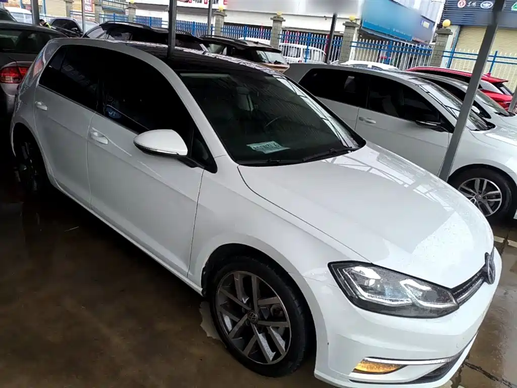 Volkswagen Golf 2018 230TSI Automatic Luxury фото 4