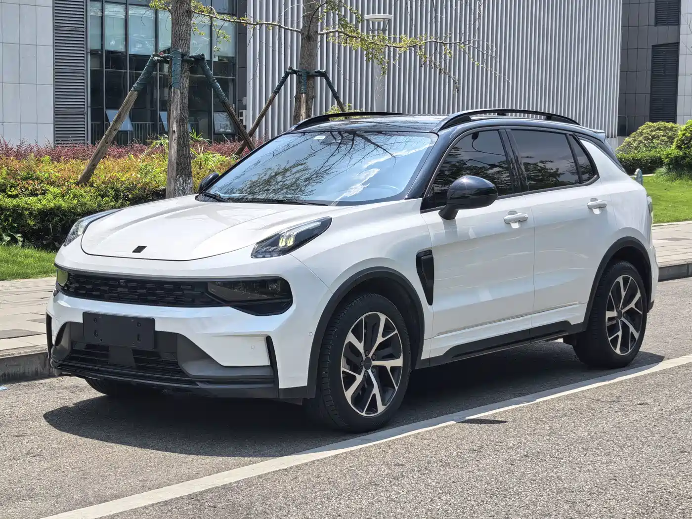 Lynk & Co 01 EM-P 2021