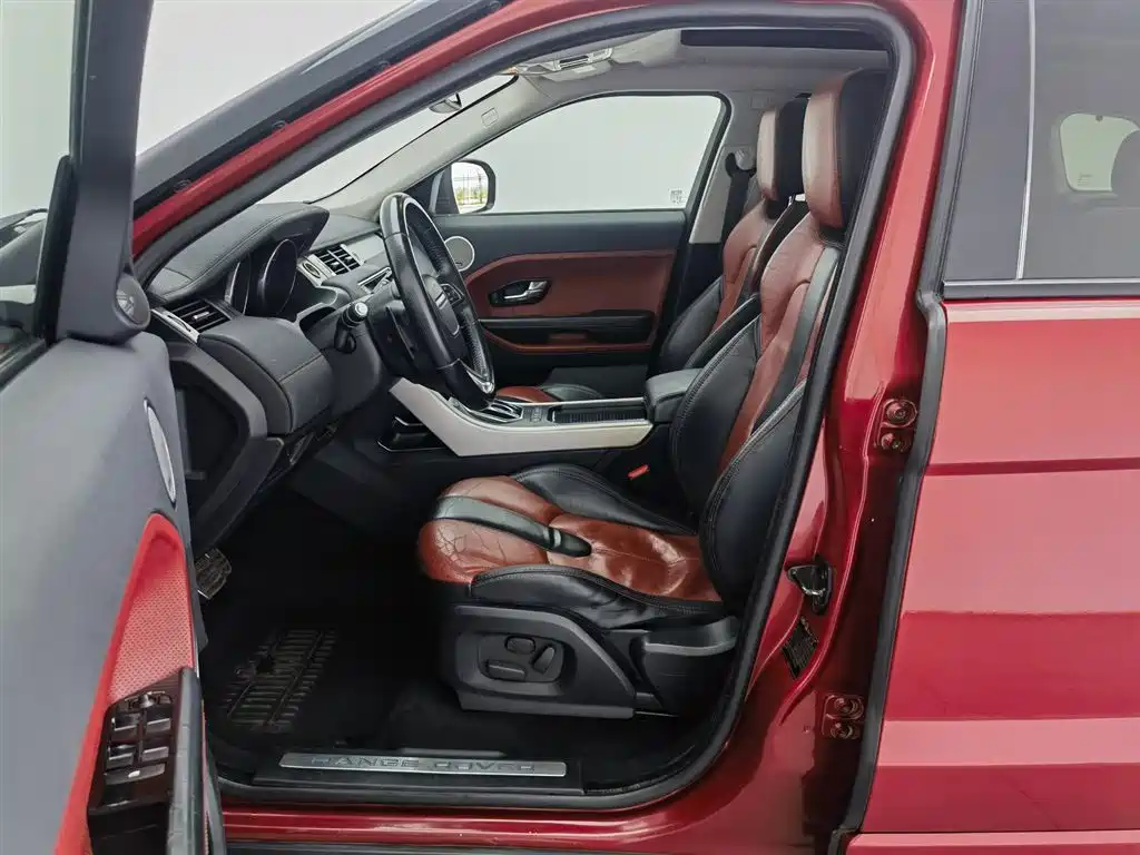 Land Rover Range Rover Evoque (Import) 2013 2.0T 5-door Dynamic Edition фото 10