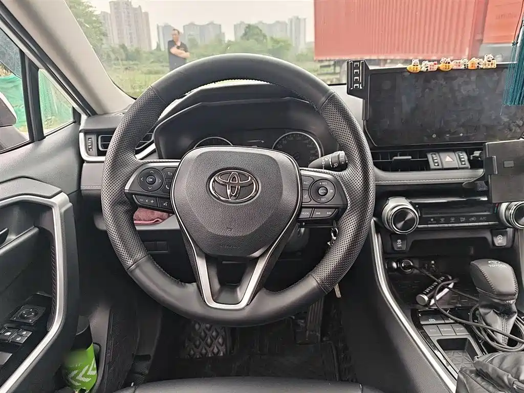Toyota RAV4 Rongfang 2024 2.0L CVT FWD Urban Edition фото 6